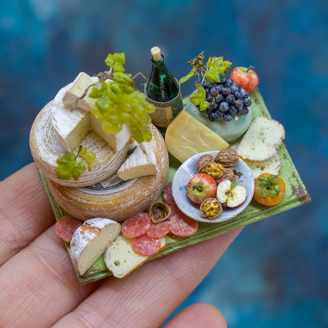Miniature set with cheese and grapes for dollhouse in 1:12 scale 7 - Rina Vellichor