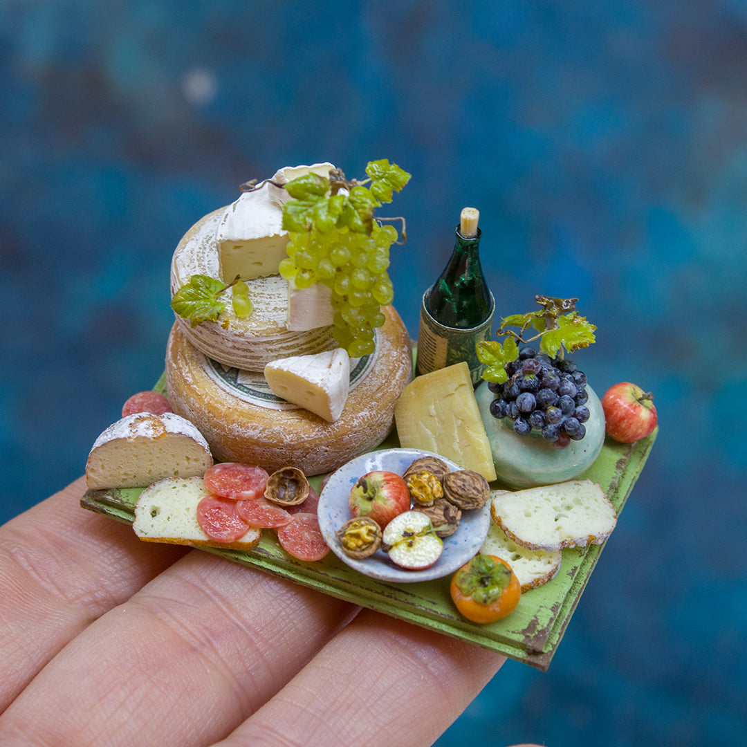Miniature set with cheese and grapes for dollhouse in 1:12 scale 7 - Rina Vellichor