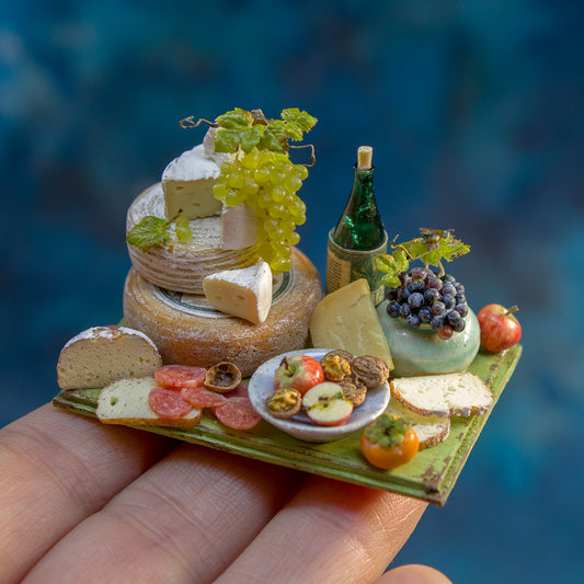 Miniature set with cheese and grapes for dollhouse in 1:12 scale 7 - Rina Vellichor