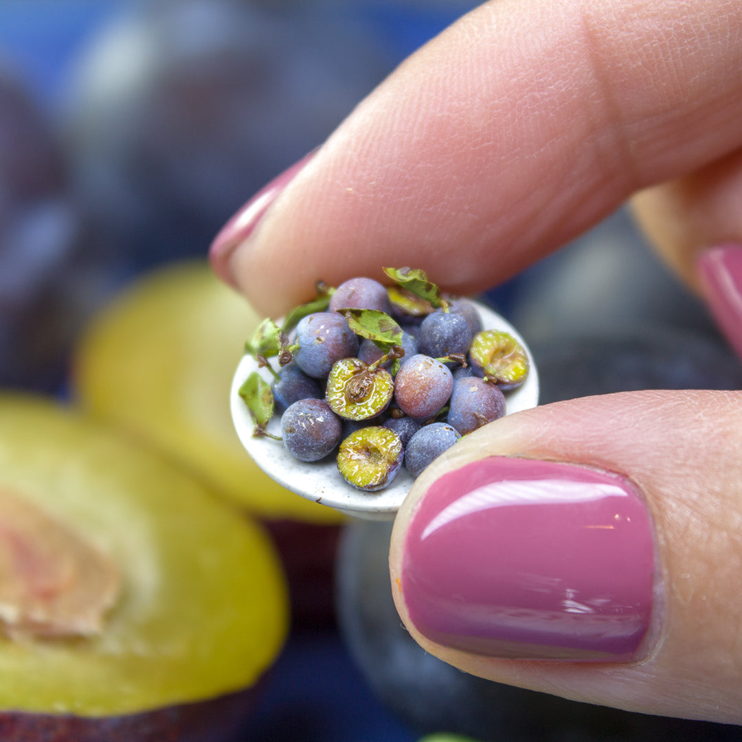 TUTORIAL Miniature cut plum with polymer clay for 1:12 scale dollhouse | PDF + video